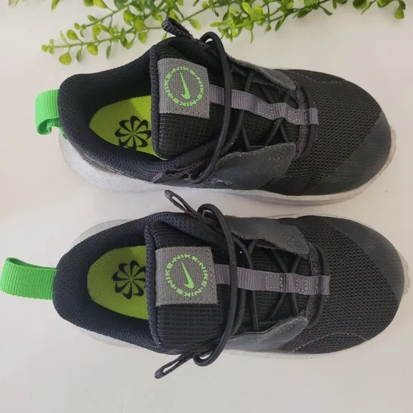 Nike Crater Impact toddler  boys size 9 black sneakers