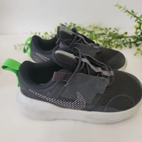 Nike Crater Impact toddler  boys size 9 black sneakers