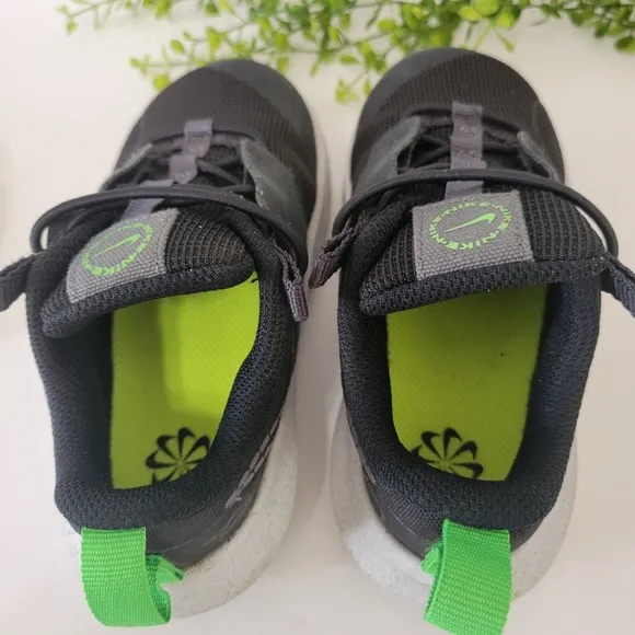 Nike Crater Impact toddler  boys size 9 black sneakers