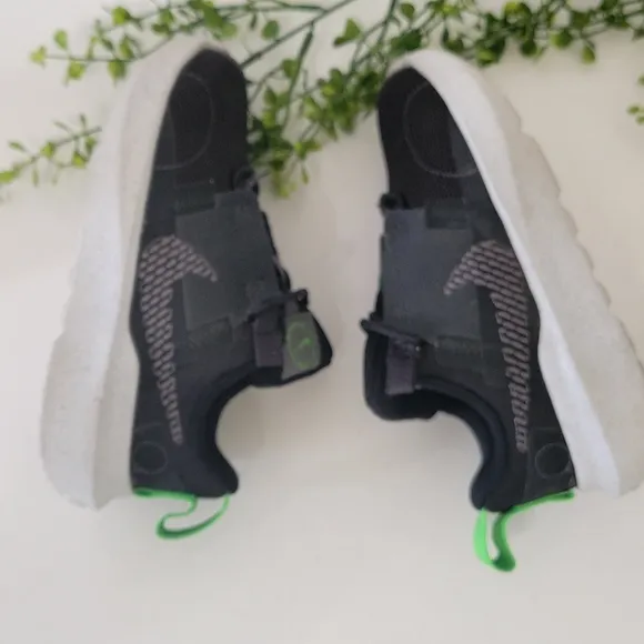 Nike Crater Impact toddler  boys size 9 black sneakers