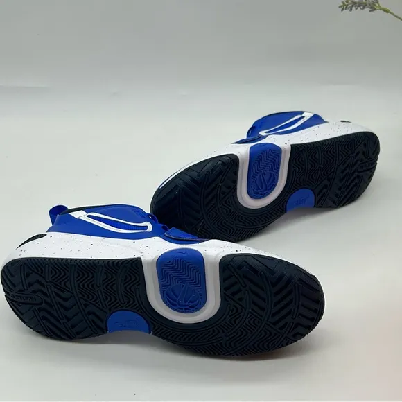 Nike Team Hustle D 11 kids basketball sneakers in hyper royal blue size 6Y NEW