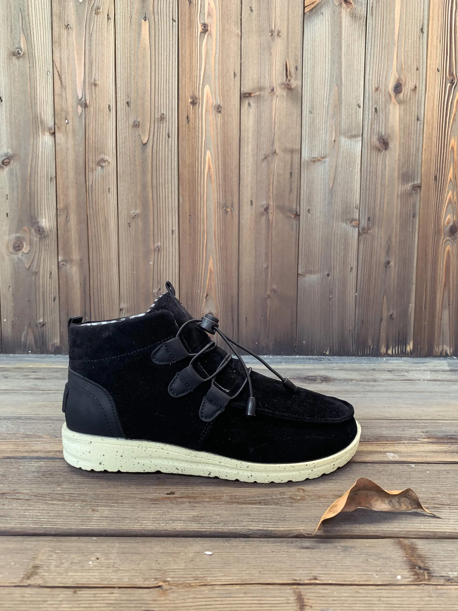 Nirvana Black Bungee Lace-Up Casual Sneaker