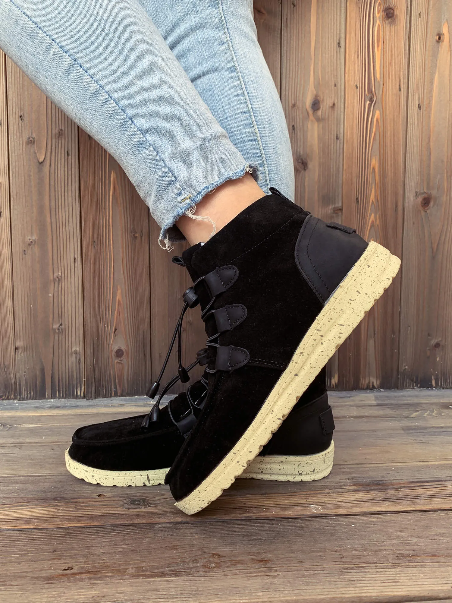 Nirvana Black Bungee Lace-Up Casual Sneaker