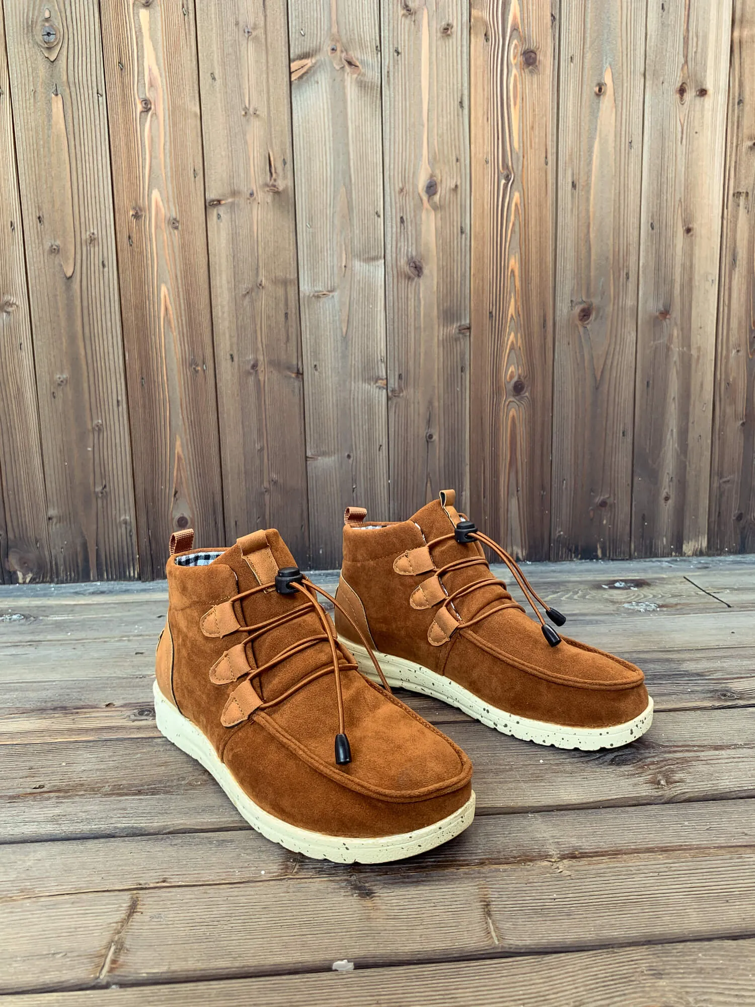 Nirvana Chestnut Bungee Lace-Up Sneaker