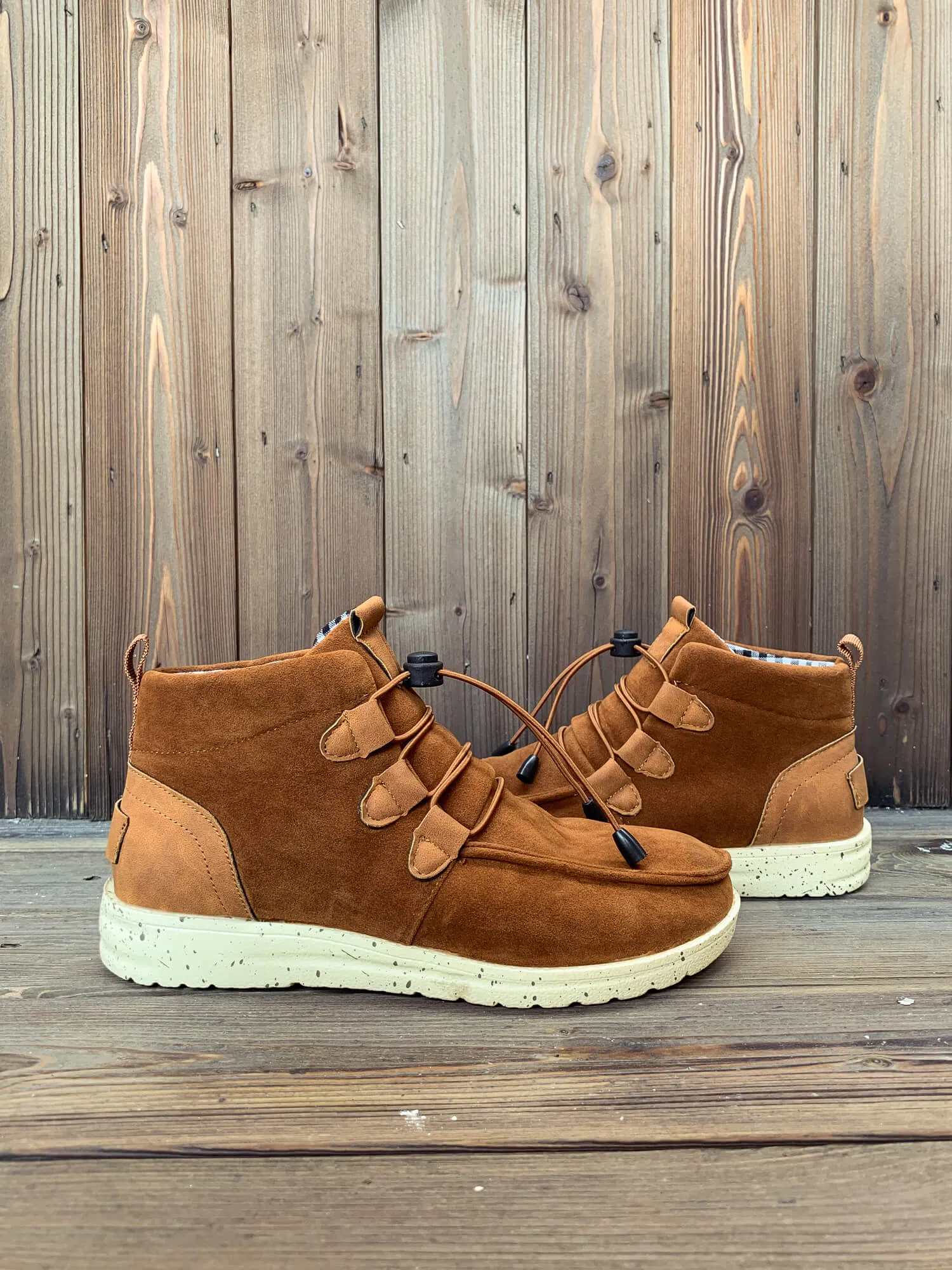 Nirvana Chestnut Bungee Lace-Up Sneaker