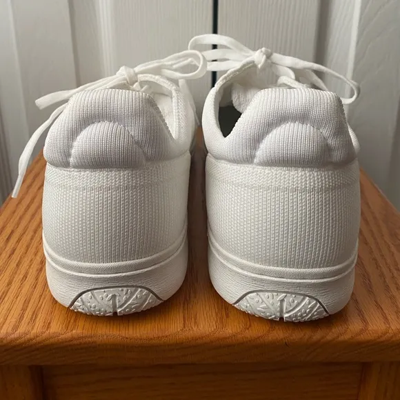 NWOT!VIVAIA Unisex V Prime White Water Repellent Sustainable Sneakers SZ43(10US)