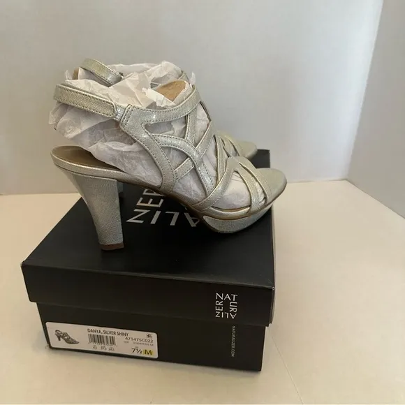 NWT Silver Danya Naturlizer. Size 7.5