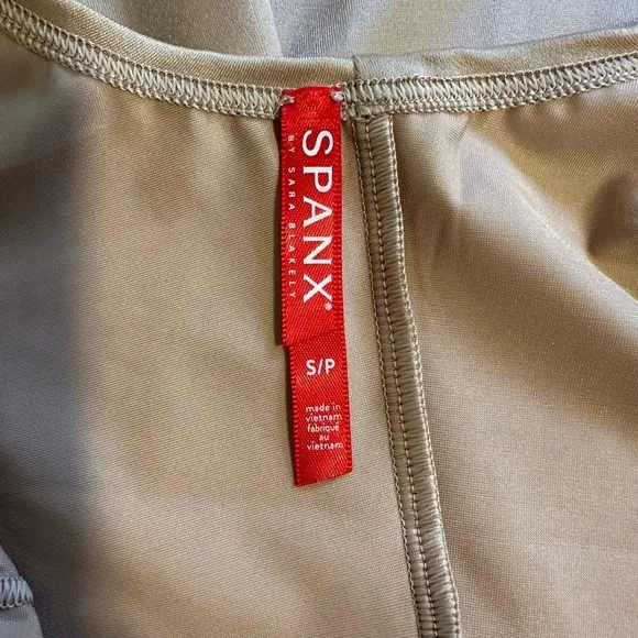 NWT Spanx Open Bust full SmartGrip Slip Small