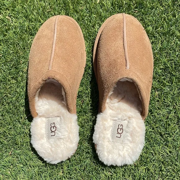 NWT UGG Scuff Slippers!