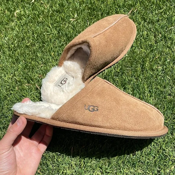 NWT UGG Scuff Slippers!