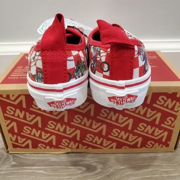 NWT Vans Xtreme Shark Authentic Elastic Lace Sneakers