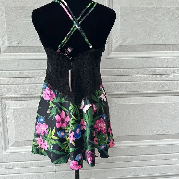 NWT Victoria’s Secret Plunge Black Lace Slip. Floral print  halter Womens M