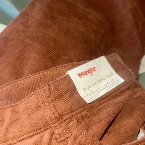 NWT WRANGLER® WOMEN'S CORDUROY HIGH RISE FIERCE FLARE JEAN