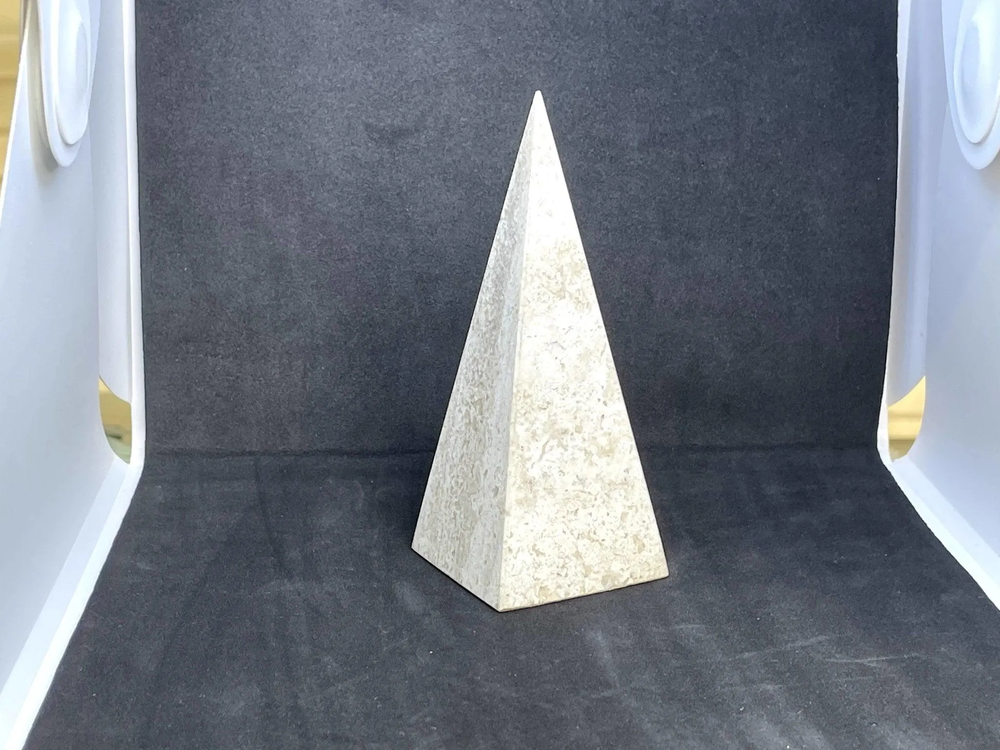 Onix Pyramid