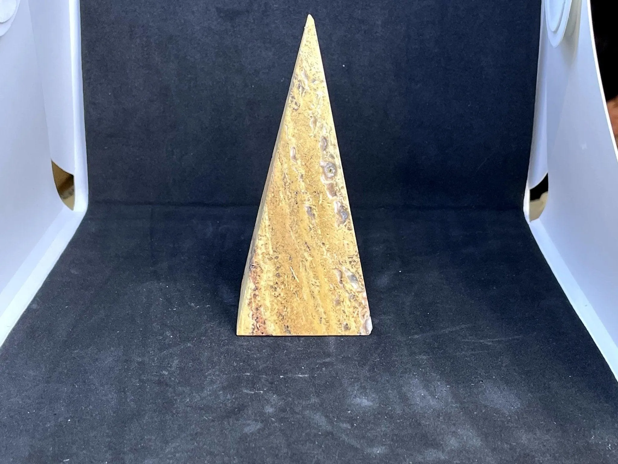Onix Pyramid