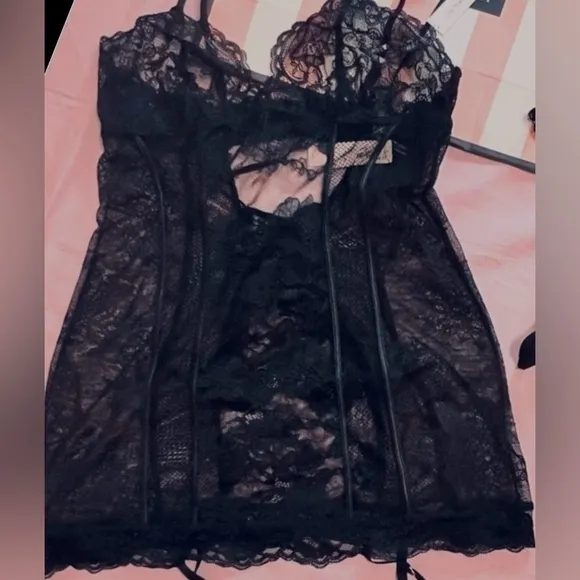 RARE Victoria’s Secret Black Lace Garter Slip