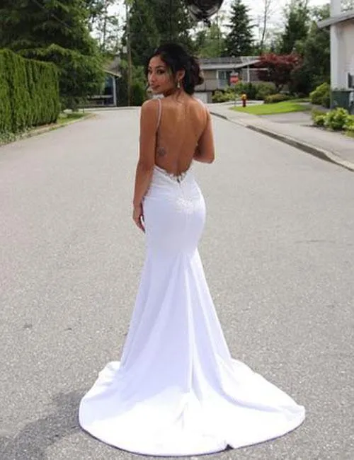 Roycebridal Elegant Backless Mermaid Lace V-neck Long Wedding Dresses with Appliques, MW135