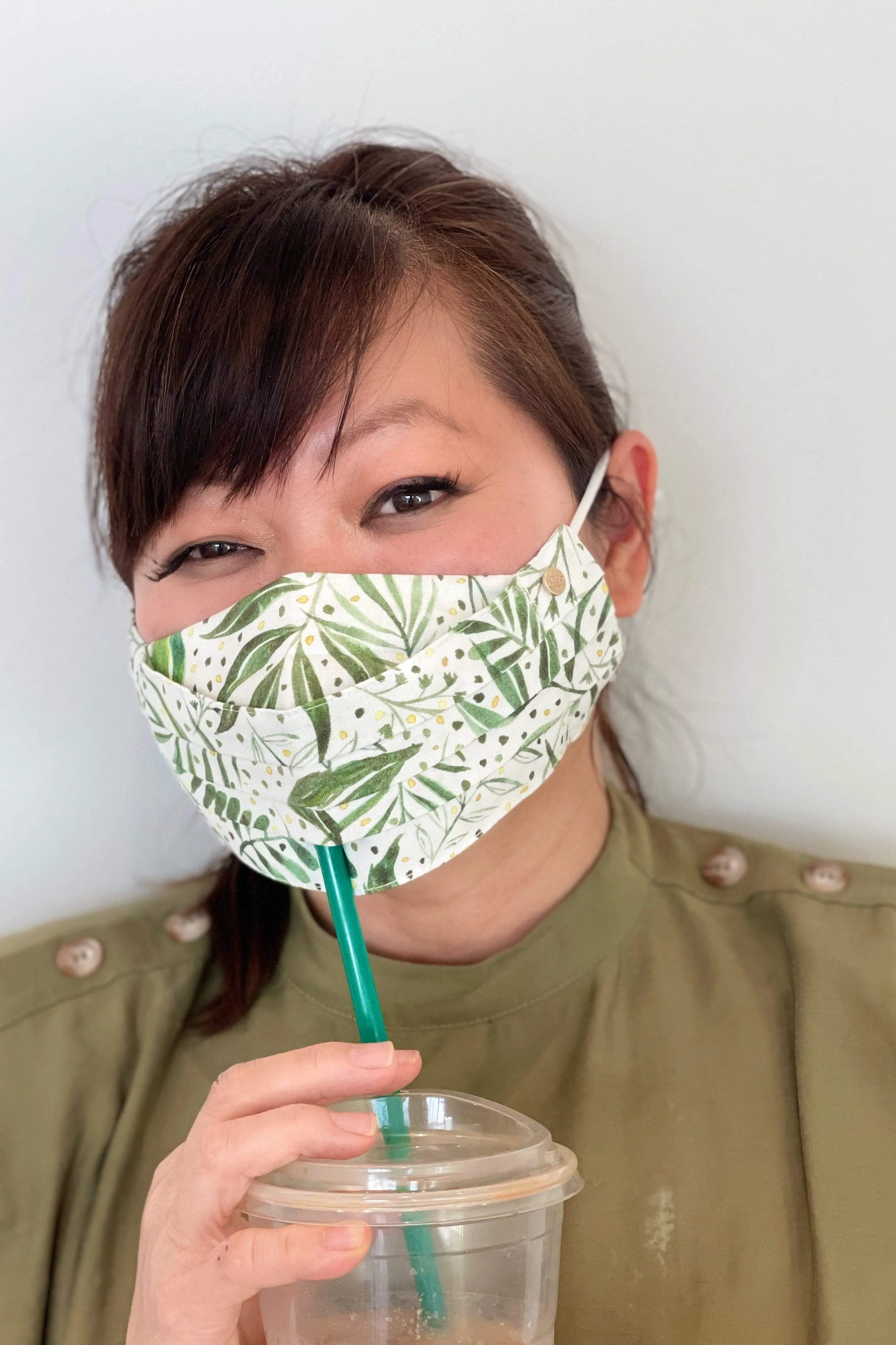 Safely Sip Mask Green Botanical