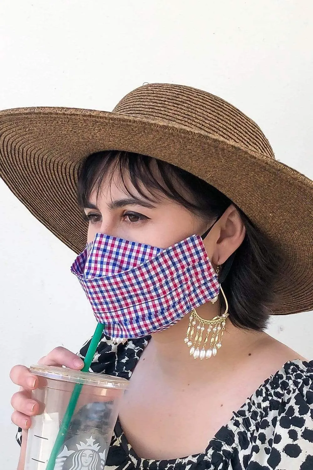 Safely Sip Mask in White Christmas Print LIMITED EDITION
