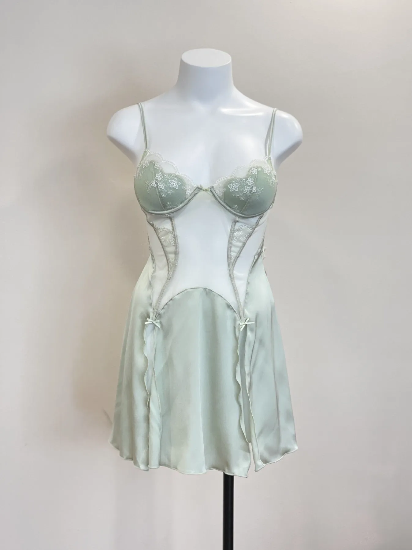 Scallop Lace Slits Slip