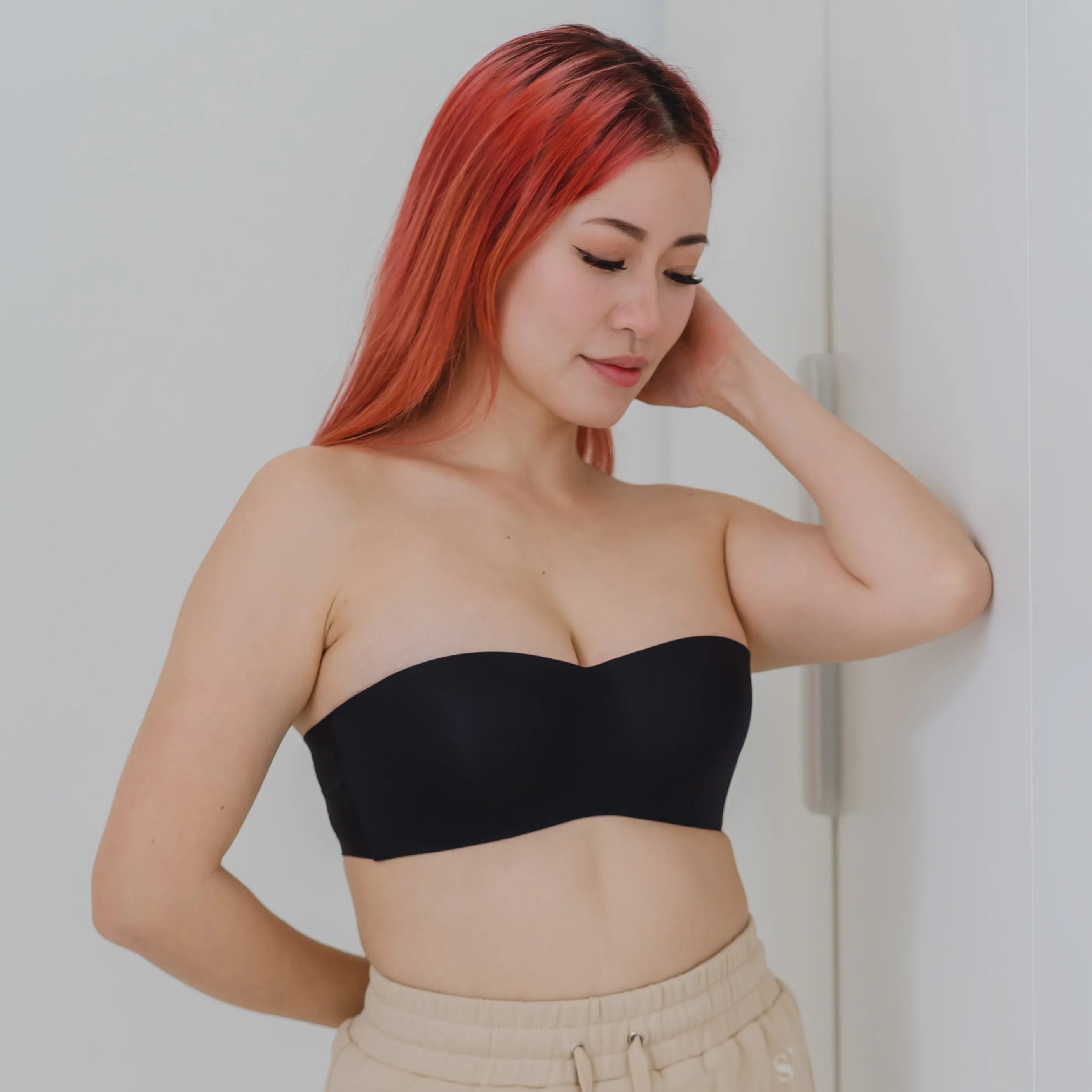 Scoop Me Up! Anti-Slip Seamless Strapless Wireless Bra in Black (Size S & XL Only)