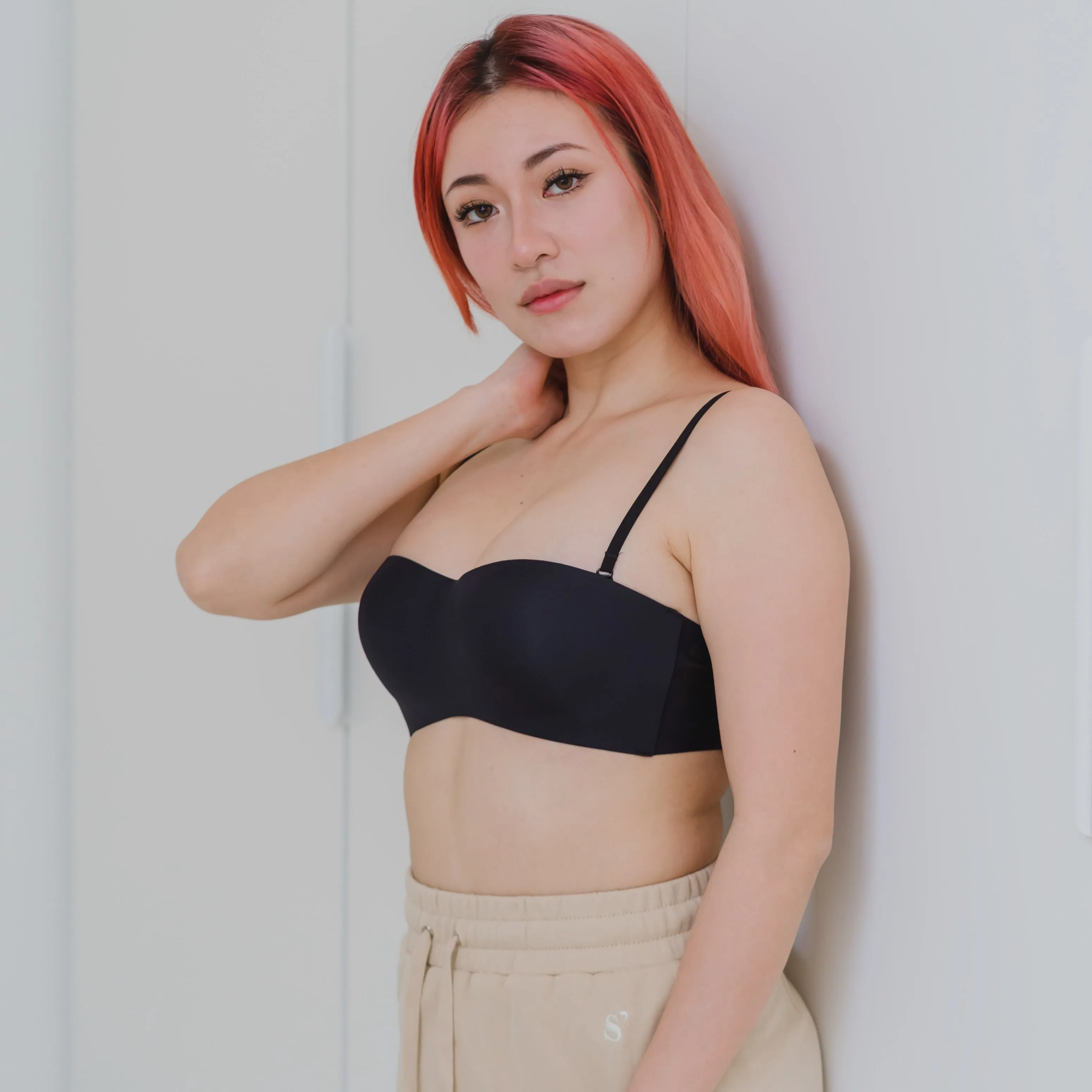 Scoop Me Up! Anti-Slip Seamless Strapless Wireless Bra in Black (Size S & XL Only)