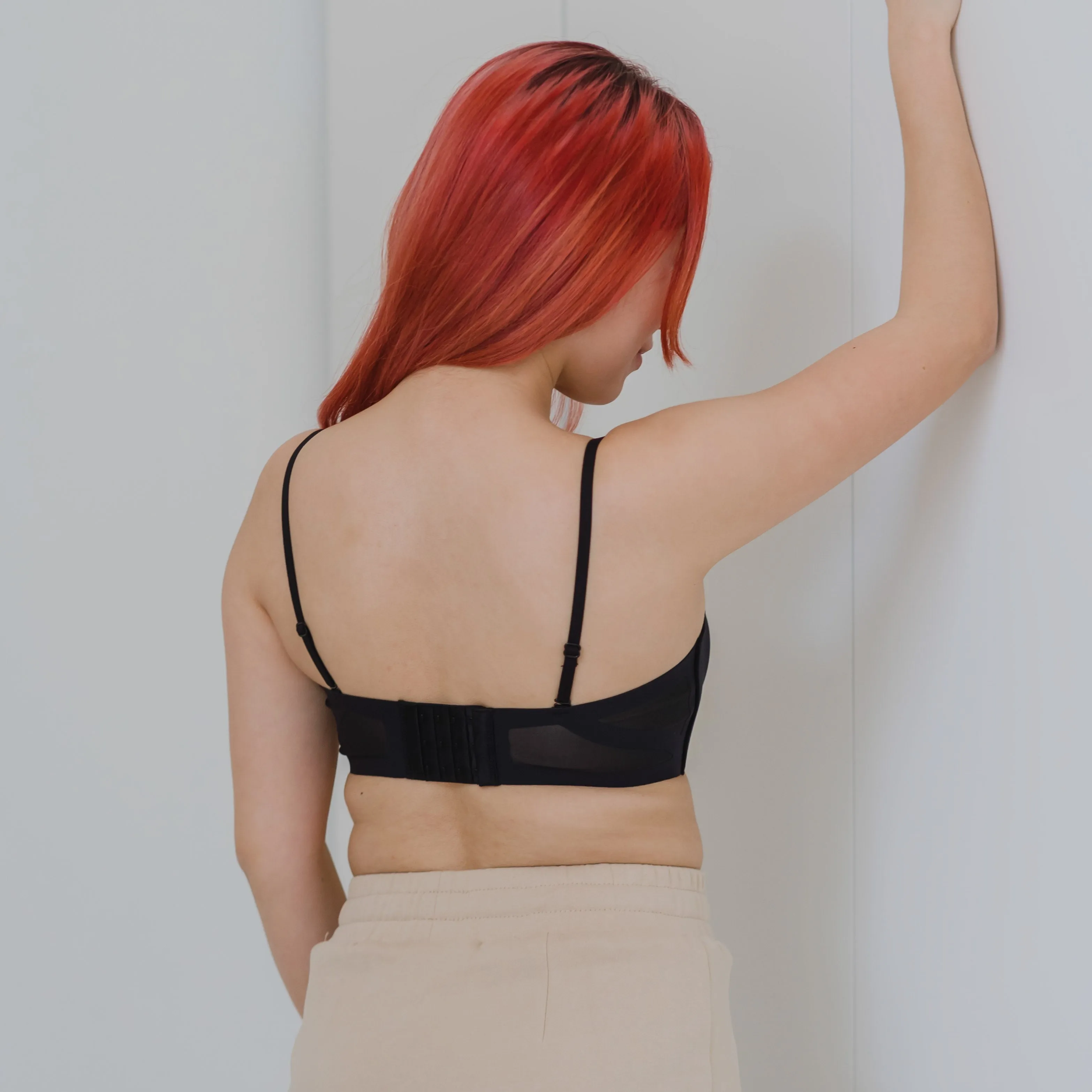 Scoop Me Up! Anti-Slip Seamless Strapless Wireless Bra in Black (Size S & XL Only)
