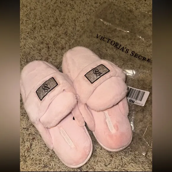 Sexy Victoria’s Secret size small sexy shiny diamond studded slippers ✨🩷