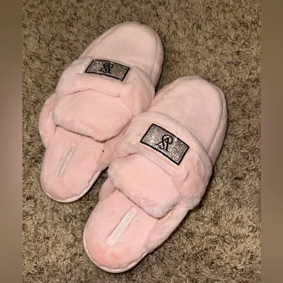 Sexy Victoria’s Secret size small sexy shiny diamond studded slippers ✨🩷