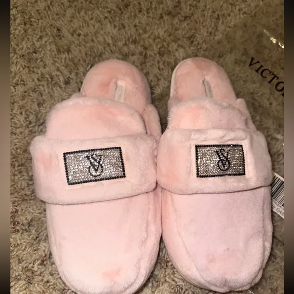 Sexy Victoria’s Secret size small sexy shiny diamond studded slippers ✨🩷