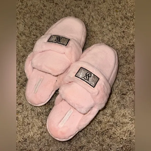 Sexy 🩷✨Victoria’s Secret size small sexy shiny diamond studded slippers