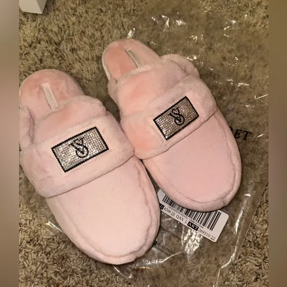 Sexy 🩷✨Victoria’s Secret size small sexy shiny diamond studded slippers