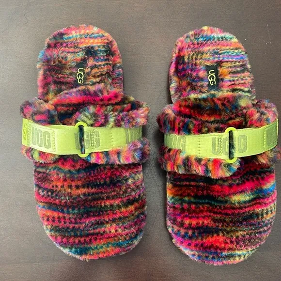 SH110 Fluff It Pixelate UGG Slipper Men’s - US Size 7 Women’s US 8.5