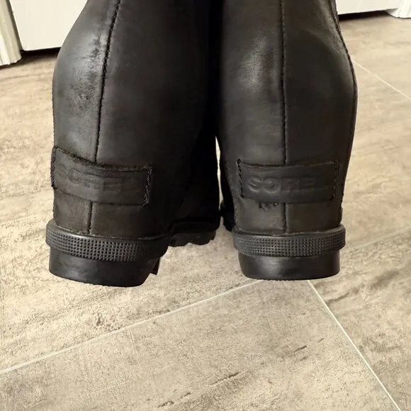 Sorel Joan of Arctic Wedge II Black Chelsea Boots - Women's Size 7.5
