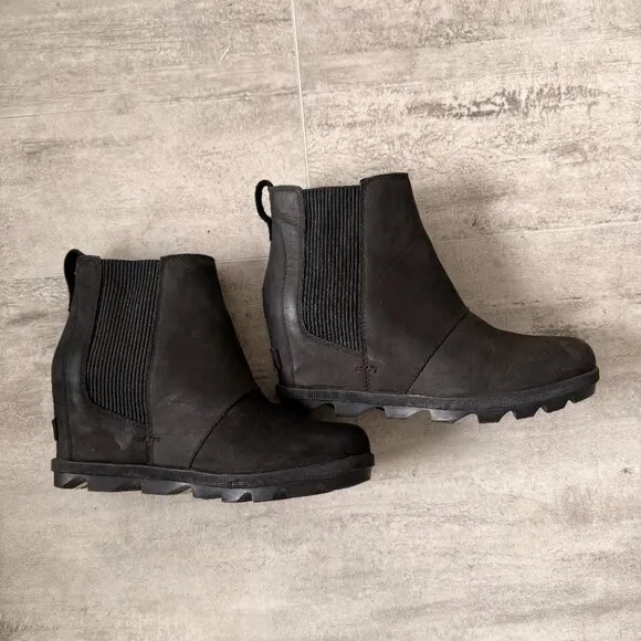 Sorel Joan of Arctic Wedge II Black Chelsea Boots - Women's Size 7.5
