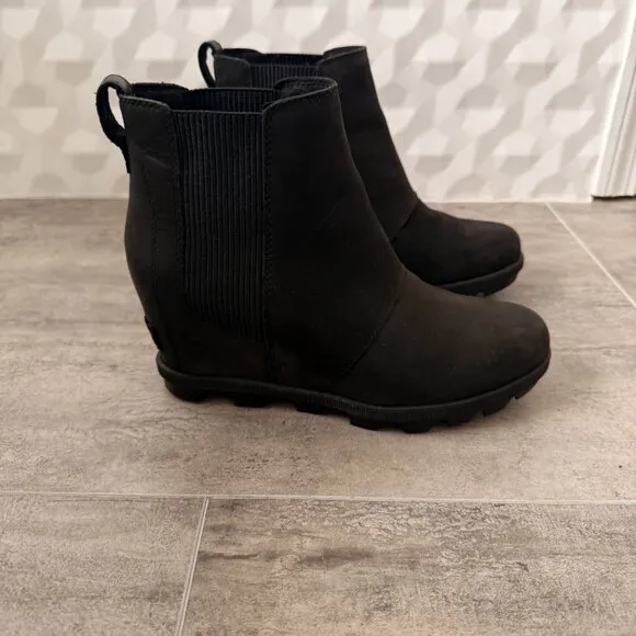 Sorel Joan of Arctic Wedge II Black Chelsea Boots - Women's Size 7.5