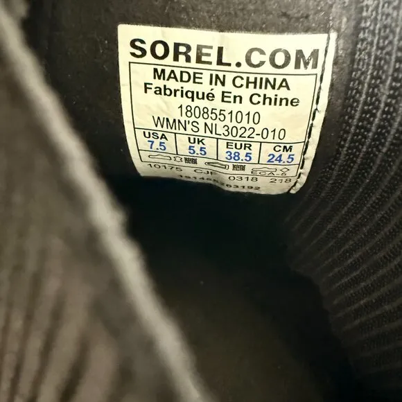 Sorel Joan of Arctic Wedge II Black Chelsea Boots - Women's Size 7.5