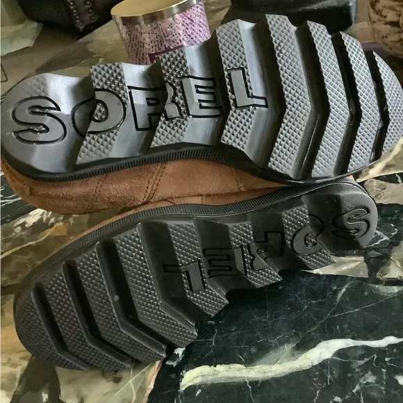 Sorel Joan of artic 11 suede wedge youth ankle boots size 1