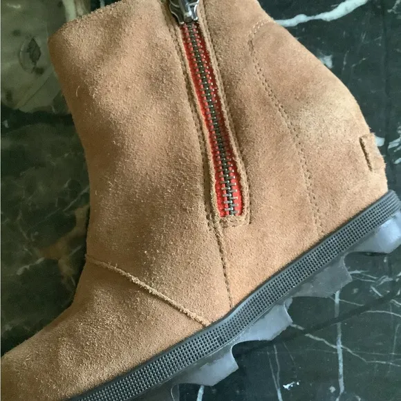 Sorel Joan of artic 11 suede wedge youth ankle boots size 1