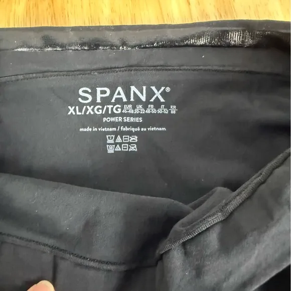 Spanx Seamless Power Series Mid Thigh Short Black Size XL