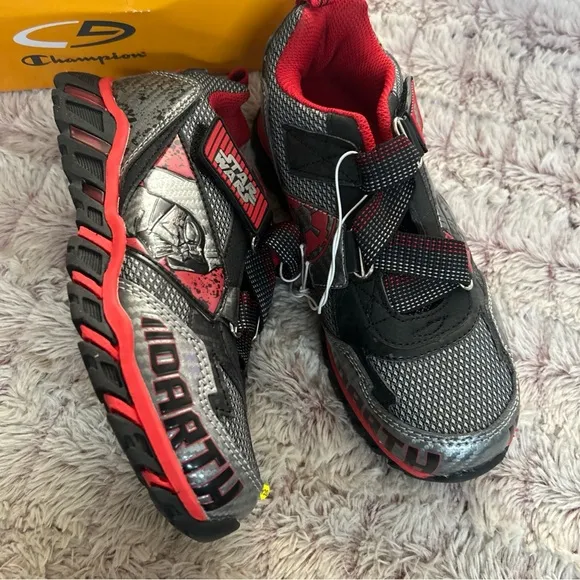 Star Wars Champion Boy GeoFoam Sneakers Size 3