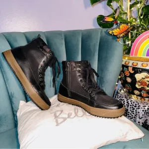 Steve Madden men’s high top camo boots