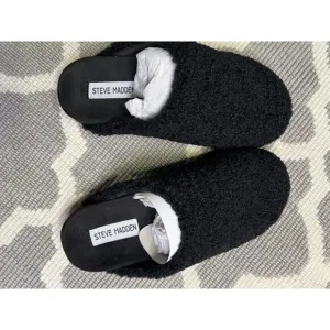 Steve Madden Women's Black Fleece lined Slippers Size 7M Black Polyester Cozy