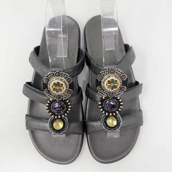 TAOS Surprize Leather Sandals