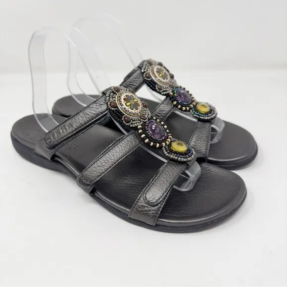 TAOS Surprize Leather Sandals