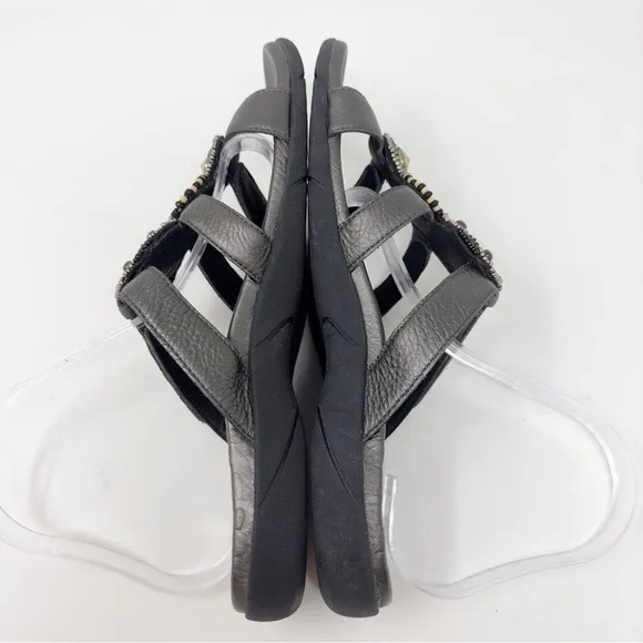 TAOS Surprize Leather Sandals