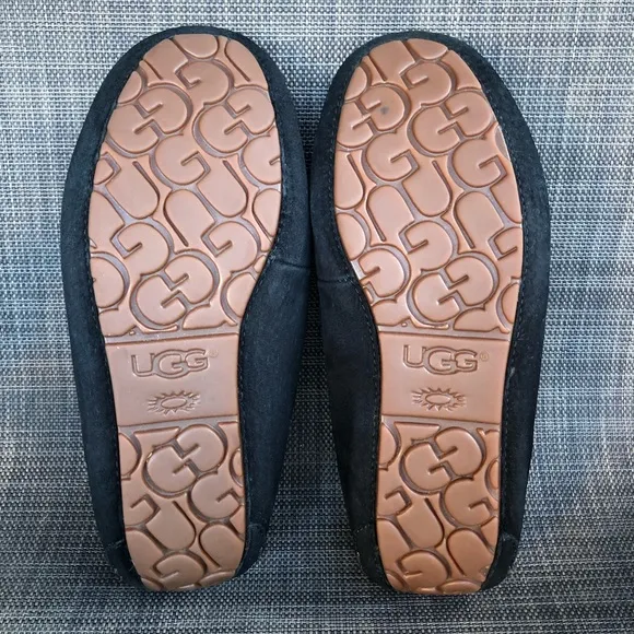 UGG Ansley Black Moccasin Slippers Shoes Women’s size 9