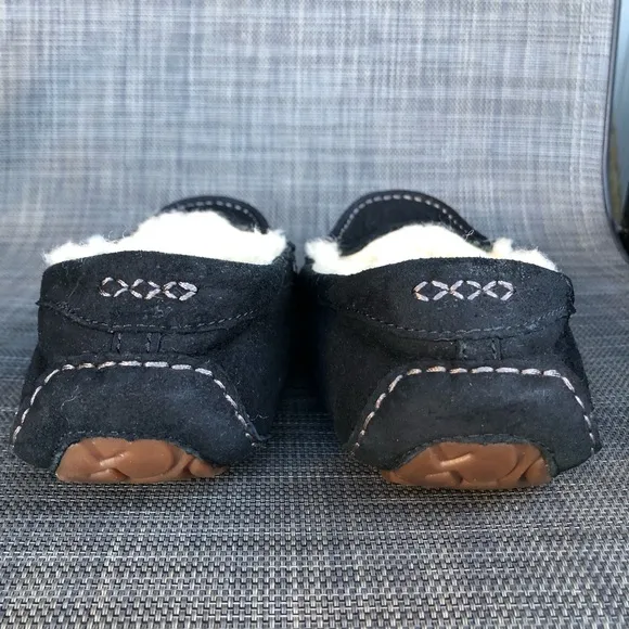 UGG Ansley Black Moccasin Slippers Shoes Women’s size 9