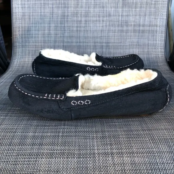 UGG Ansley Black Moccasin Slippers Shoes Women’s size 9