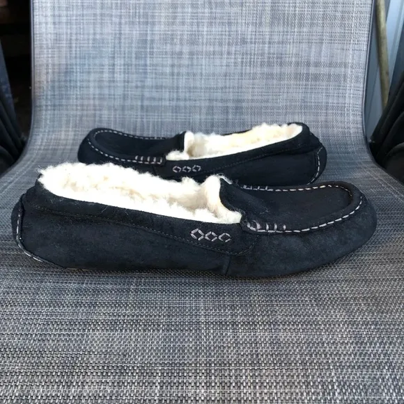 UGG Ansley Black Moccasin Slippers Shoes Women’s size 9